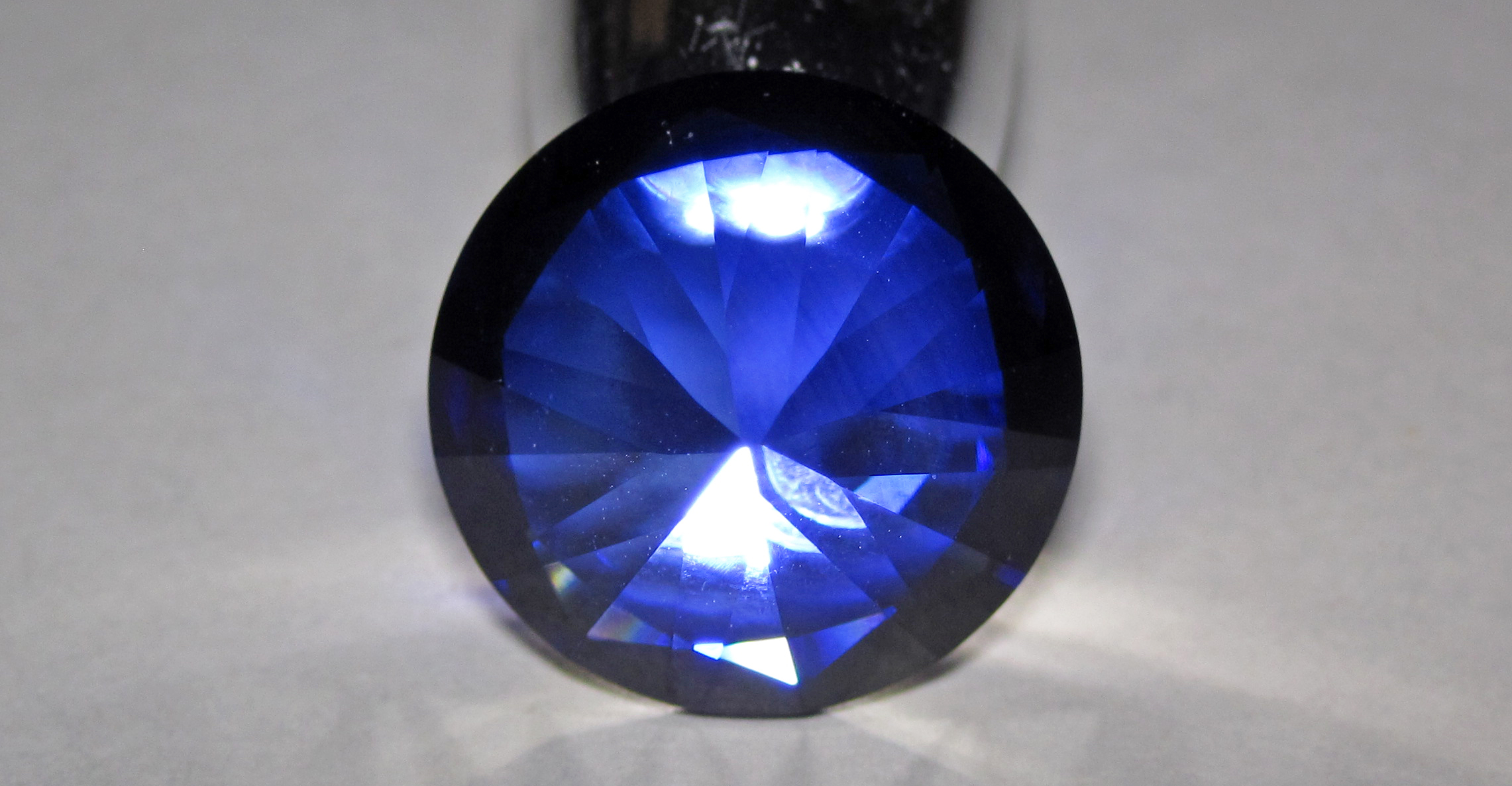 Blue sapphire gemstone