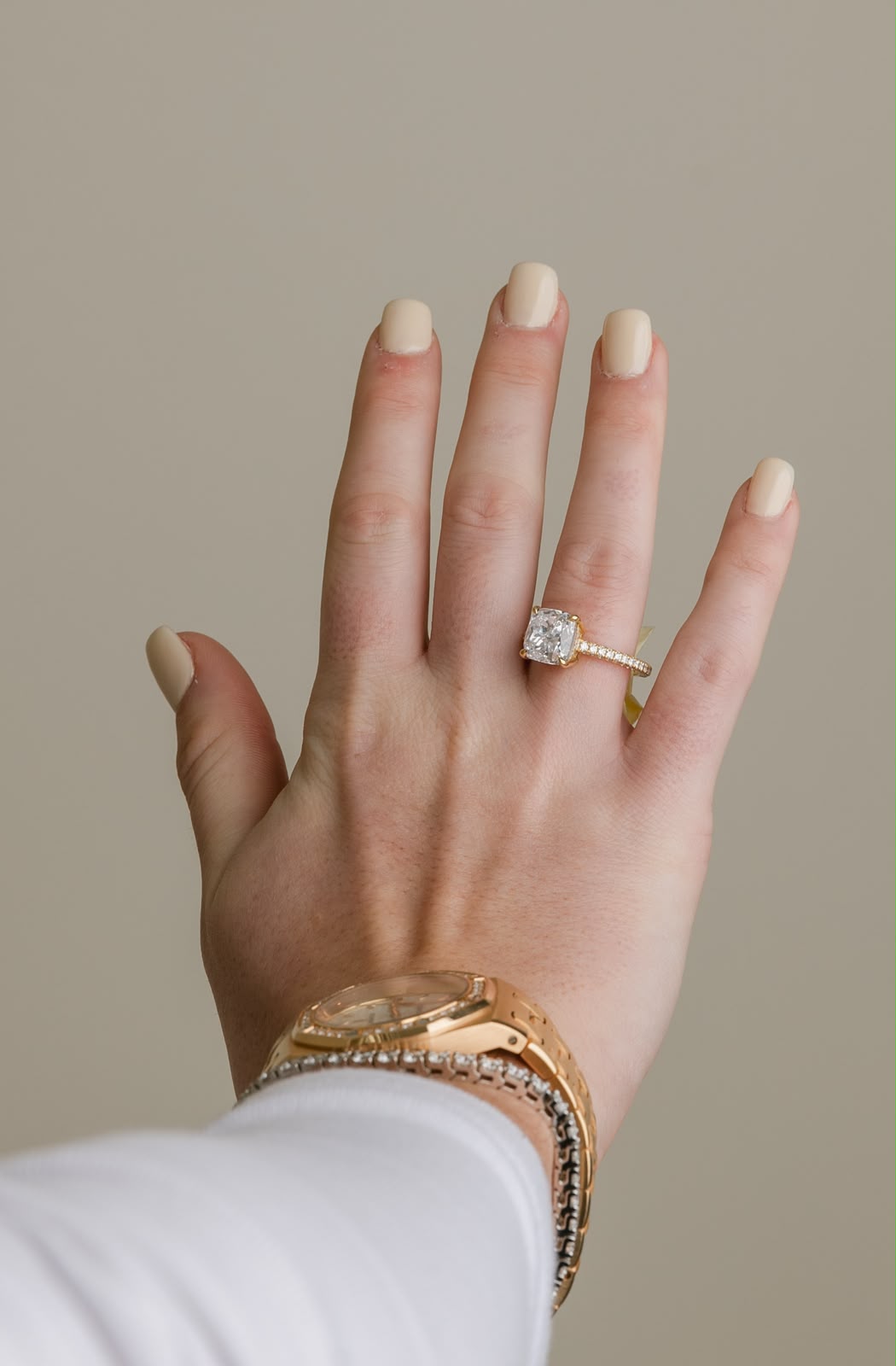 One carat cushion cut diamond ring in 14K gold