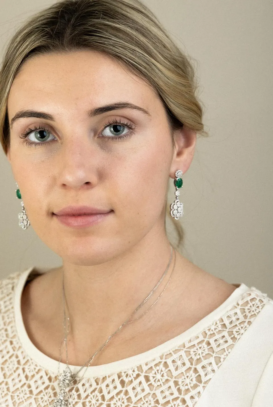 Floral drop earrings detail